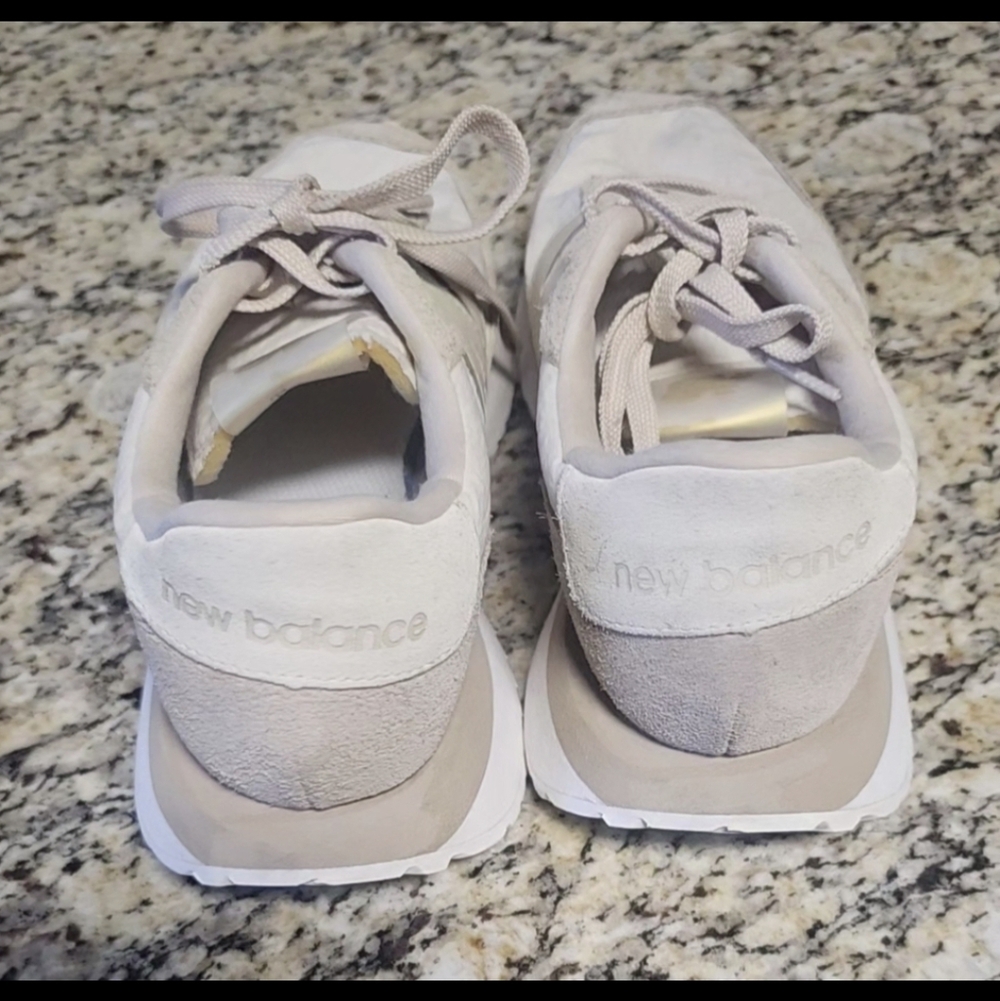 New Balance 237 Women's V1 Sneakers. These retro-inspired lifestyle shoes Size 9 - Picture 8 of 9